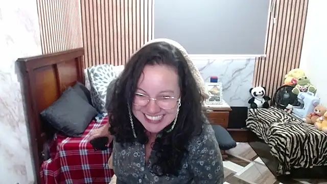 Sonialorens  online show from April 14, 4:51 pm