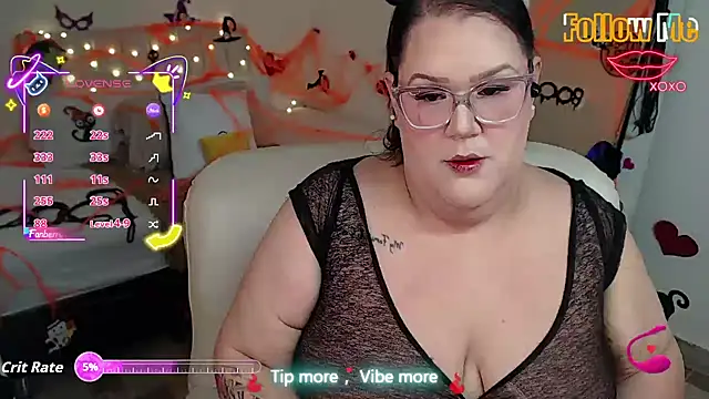 Snapshot of GiannaMorrys chatting on October 24, 1:56 am GiannaMorrys online show from October 24, 1:56 am