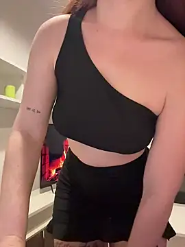 redheaddoll22 online show from February 4, 10:40 am