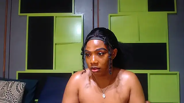 SexyAssDivaxxx online show from October 17, 5:32 am