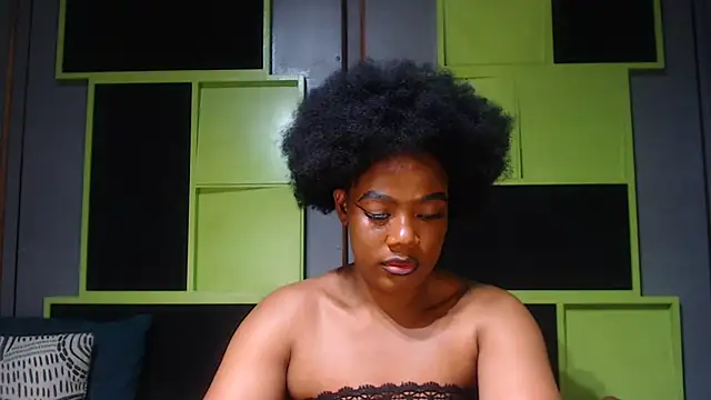 SexyAssDivaxxx online show from November 9, 4:30 am