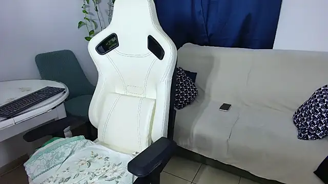 Selenna57 online show from December 1, 6:32 pm