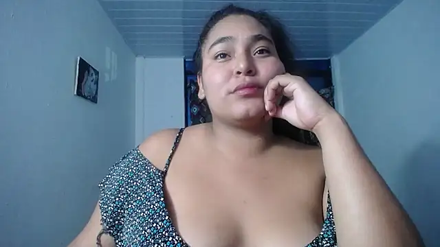 Snapshot of sirena_15 chatting on October 24, 6:09 am sirena 15 online show from October 24, 6:09 am