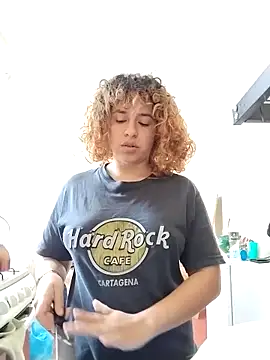 EmmaMelissa0521 online show from April 1, 3:42 pm