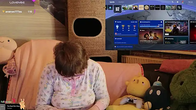 GamerGirl Eve online show from December 5, 6:31 pm