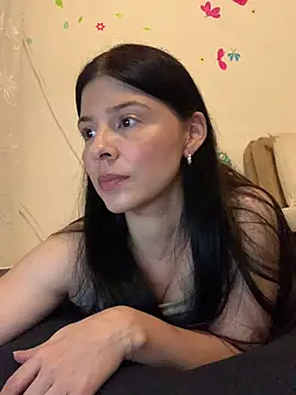 Estefani 32 online show from April 11, 12:39 am