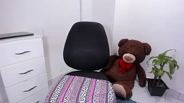 Lu doll online show from February 14, 2:19 pm