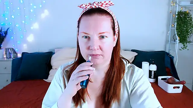 GoddessLara online show from December 3, 1:08 am