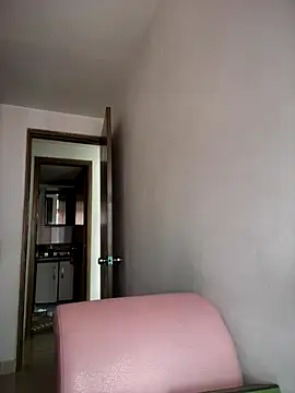 DulceLenns online show from September 19, 6:40 pm