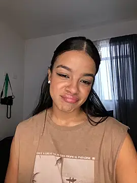 trianawhite online show from November 20, 3:24 pm