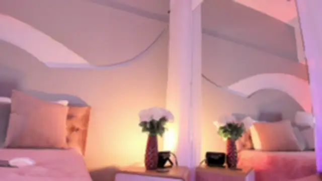 Nicolle W online show from September 26, 12:14 pm