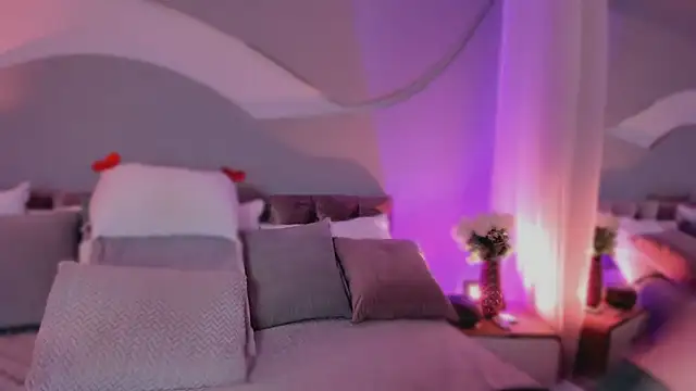 Nicolle W online show from February 28, 12:26 pm