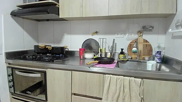 susy angel online show from November 4, 11:43 pm