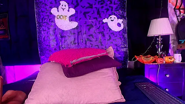 shelsyloreds online show from October 28, 12:00 pm