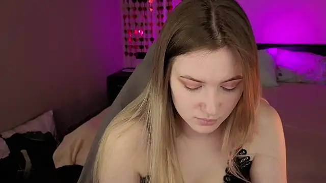 elinanortas online show from April 1, 6:36 am