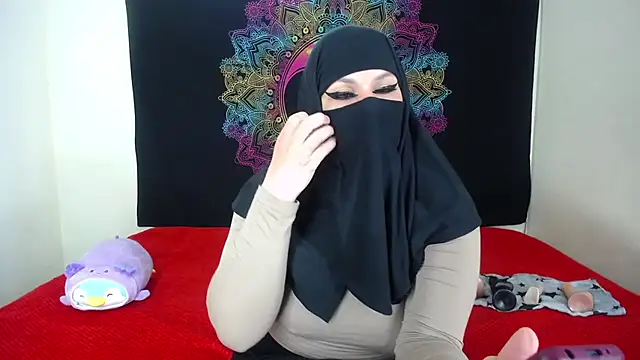 evelyn  salah online show from November 17, 9:59 pm