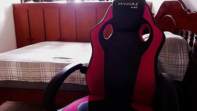 Martinahottyy online show from January 15, 2:56 pm