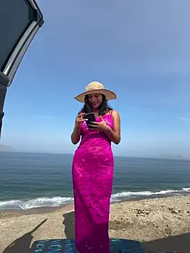 sexi noemi online show from April 7, 2:30 pm