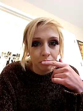 AmethystFoxx online show from March 10, 8:35 pm