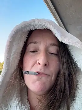 Mini And The Bear online show from March 2, 4:46 pm