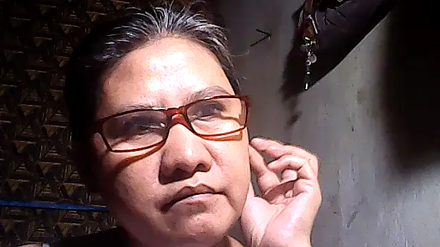 sweetsosie18 online show from May 7, 6:39 am