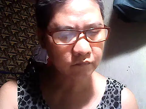 sweetsosie18 online show from May 31, 9:05 pm