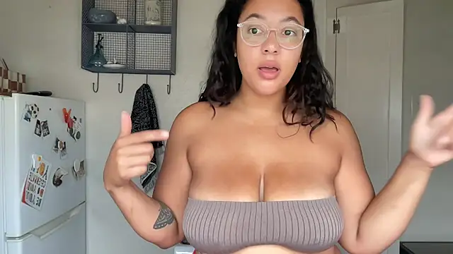 dreamyriri online show from July 8, 2:41 pm