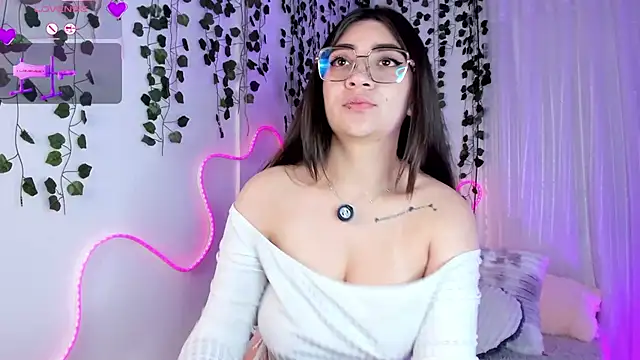 Samii Evans online show from March 18, 6:51 am