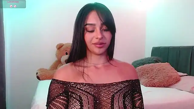 Melaniie01 online show from December 17, 10:25 pm