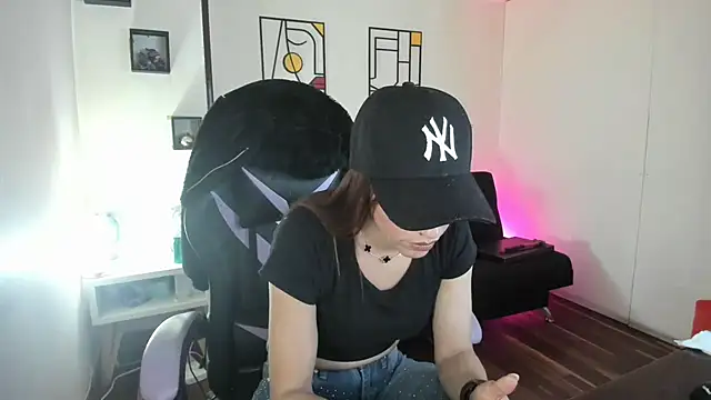 kay marie online show from December 2, 9:28 pm