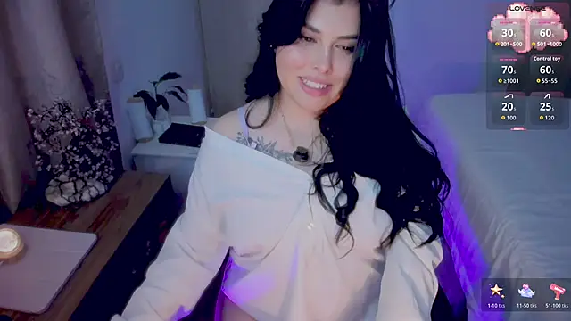 Alyaa s online show from April 4, 9:13 pm