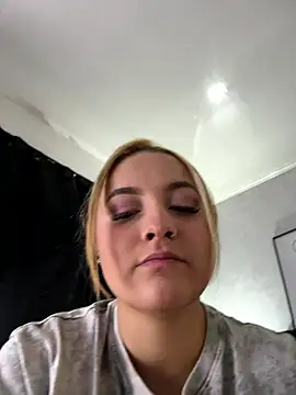 Emiily W online show from January 8, 1:15 pm