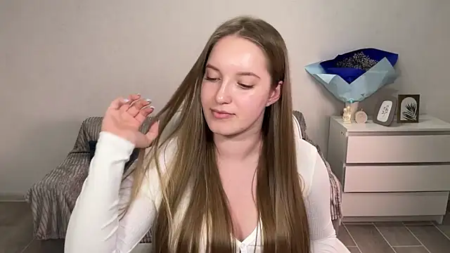 EvaMaddison online show from September 14, 8:40 pm