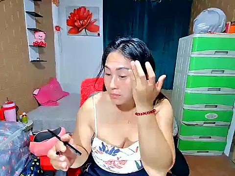 Ugly Filipina online show from February 9, 7:49 pm