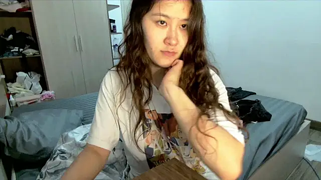 Riz girl online show from August 5, 4:13 pm