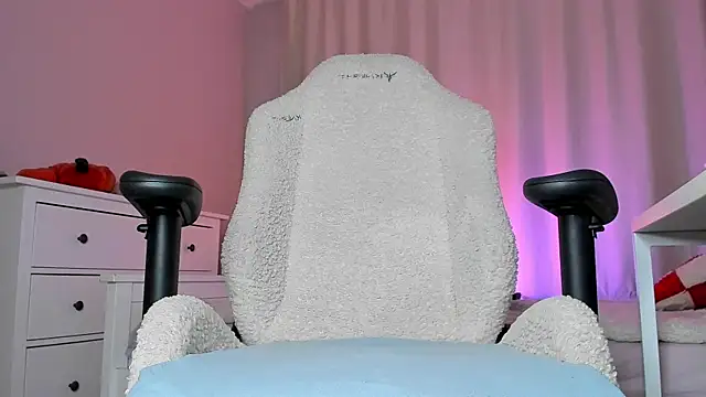 pink hell  online show from September 20, 7:23 pm