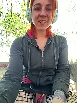 Nikky Divine online show from April 8, 8:49 am