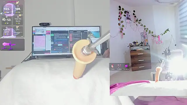 sofi velez online show from December 5, 5:14 pm