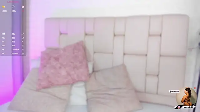 nataly clark  online show from November 22, 10:45 pm