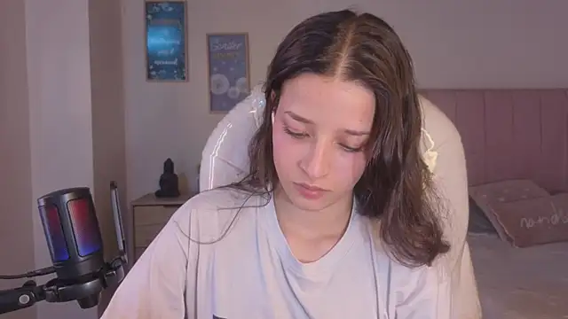 Amaia Daniells online show from January 12, 4:18 am