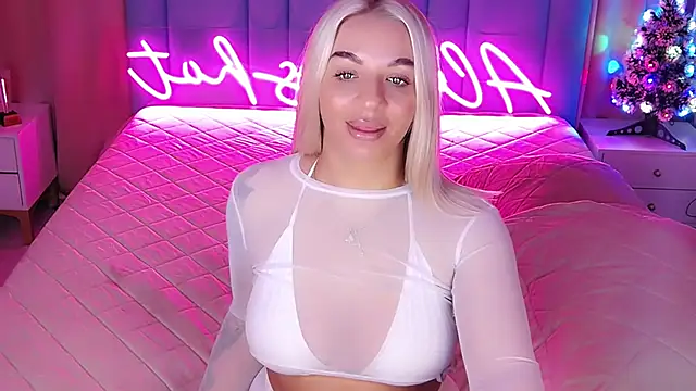 AllwaysHotJ online show from December 18, 2:38 am