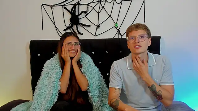 A sexy couple   online show from October 30, 8:10 pm