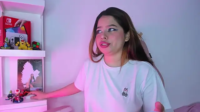 EmmaClarck online show from April 3, 7:56 pm