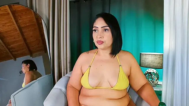 Madissononee online show from November 16, 2:35 am