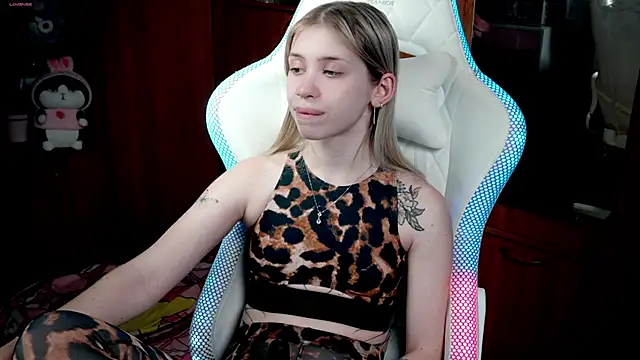 ho1yho1e online show from November 14, 7:36 pm