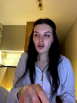 little belucci online show from January 9, 4:22 pm