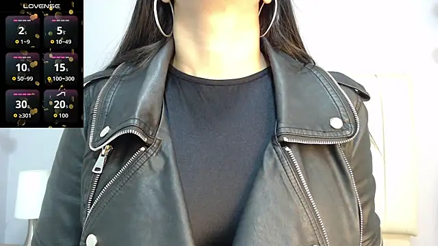 Snapshot of amy_le01 chatting on October 23, 1:28 pm amy le01 online show from October 23, 1:28 pm