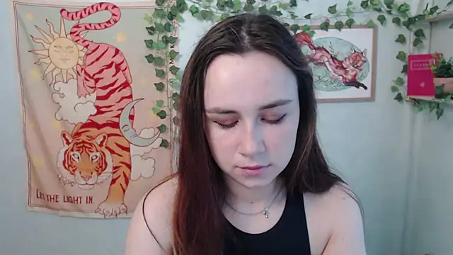 VeryVeryVeryShy  online show from May 27, 5:48 am