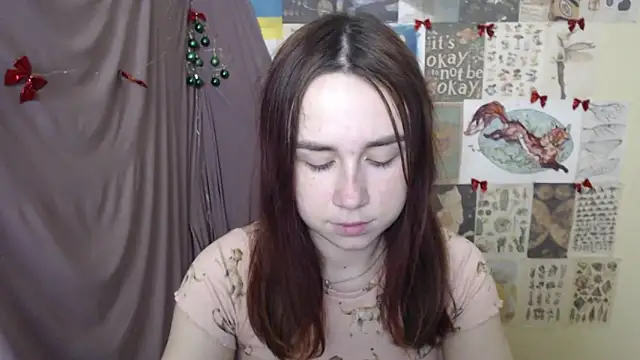 VeryVeryVeryShy  online show from December 22, 7:44 am