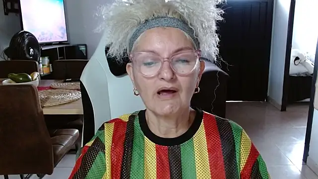 bety-cum2 online show from February 4, 3:15 pm